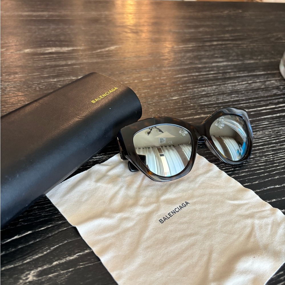 Balenciaga Sunglasses - Picture 3 of 12